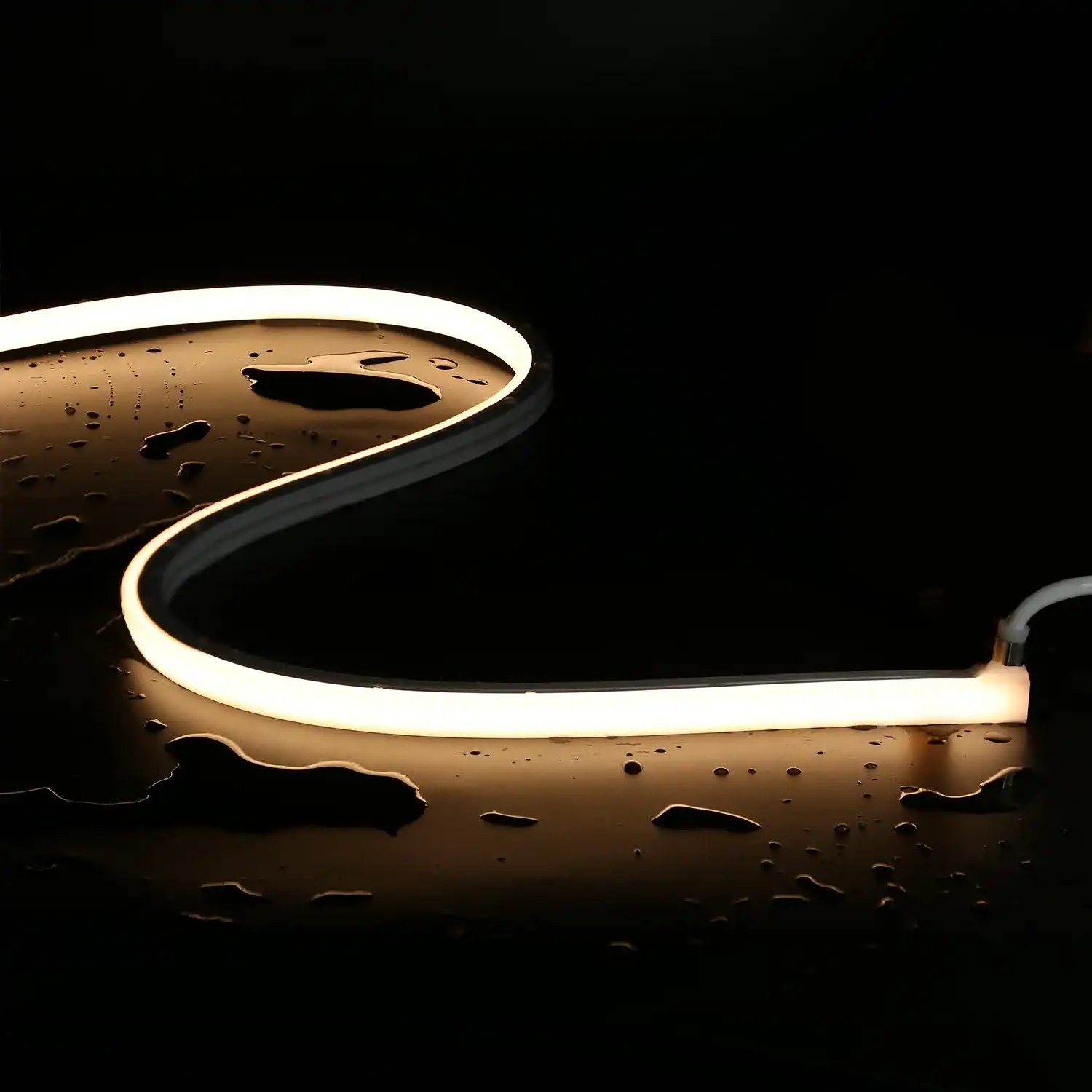 Bendable linear lighting 