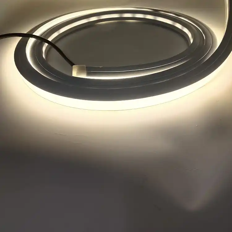 Bendable linear lighting 